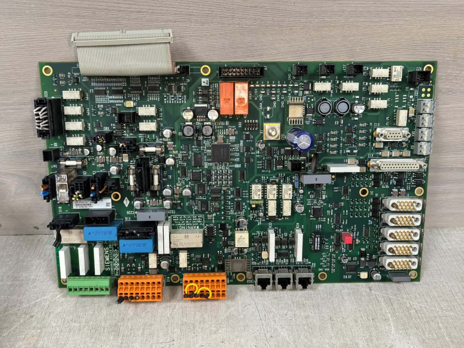 Siemens 10096968 X2329 D612 E3 REV.04 SIEMENS 10096968 X2329 D612 E3 REV.04 CIRCUIT BOARD 2
