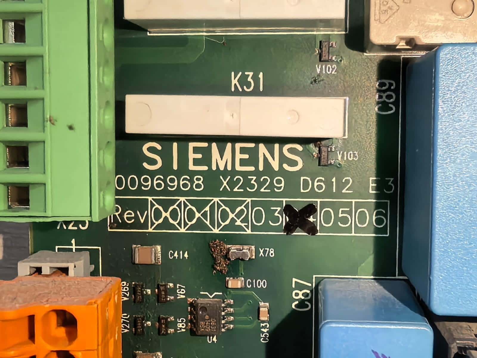 Siemens 10096968 X2329 D612 E3 REV.04 SIEMENS 10096968 X2329 D612 E3 REV.04 CIRCUIT BOARD 6