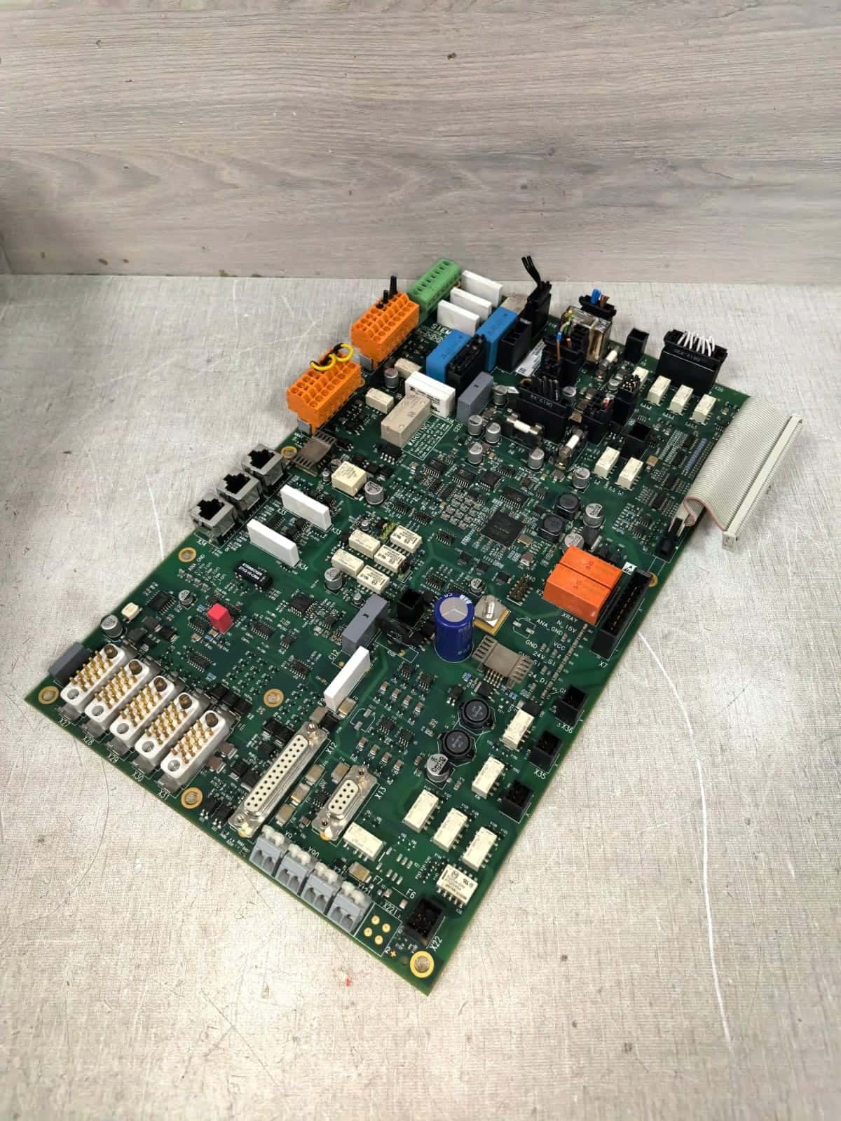 Siemens 10096968 X2329 D612 E3 REV.04 SIEMENS 10096968 X2329 D612 E3 REV.04 CIRCUIT BOARD 4
