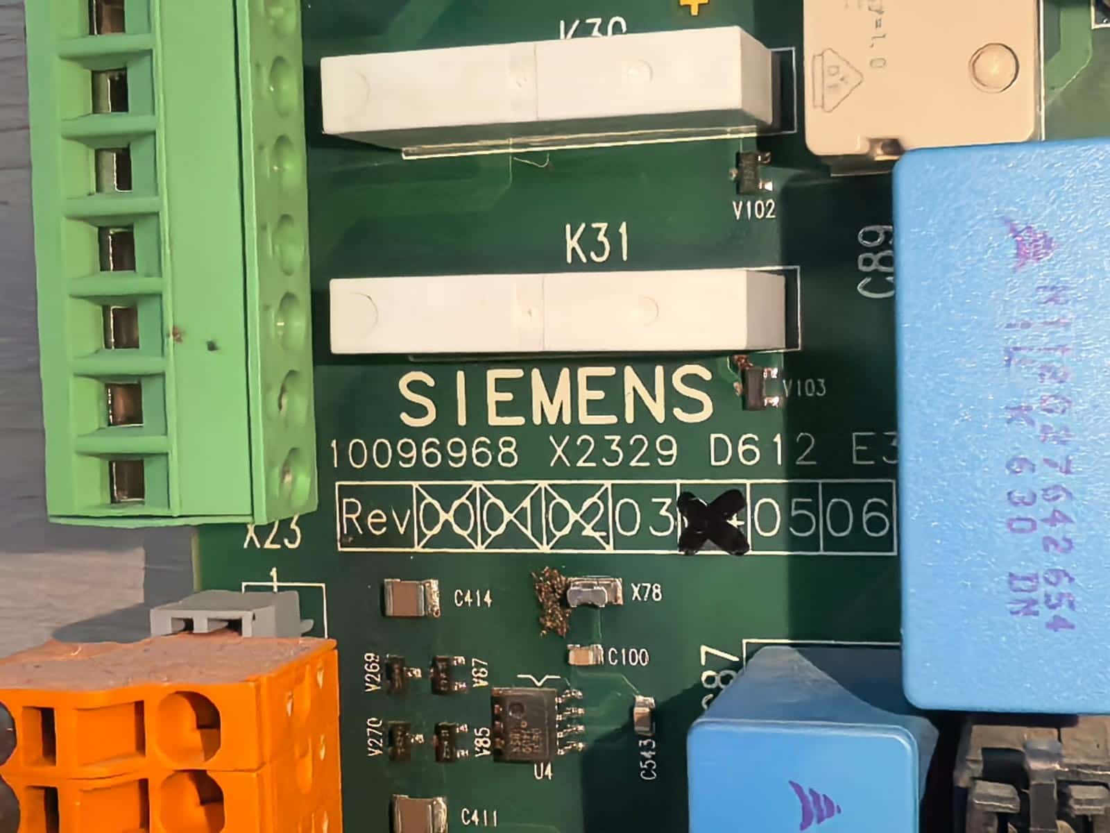 Siemens 10096968 X2329 D612 E3 REV.04 SIEMENS 10096968 X2329 D612 E3 REV.04 CIRCUIT BOARD 7