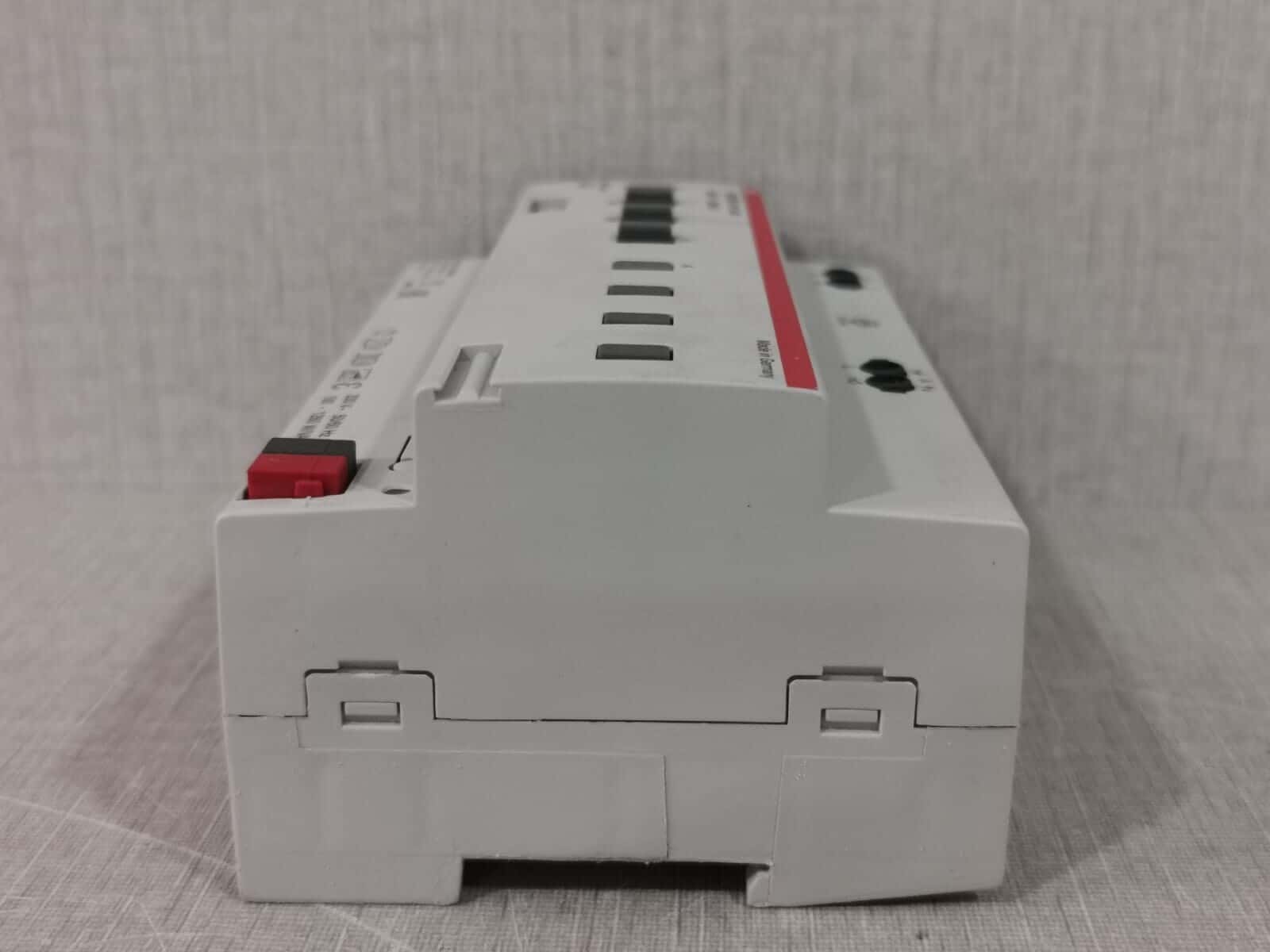 ABB 6197/52-101-500 UD/S 1.1260.2 ABB i-bus KNX 6197/52-101-500 UD/S 1.1260.2 Universal Dimmer Actuator-TESTED 4