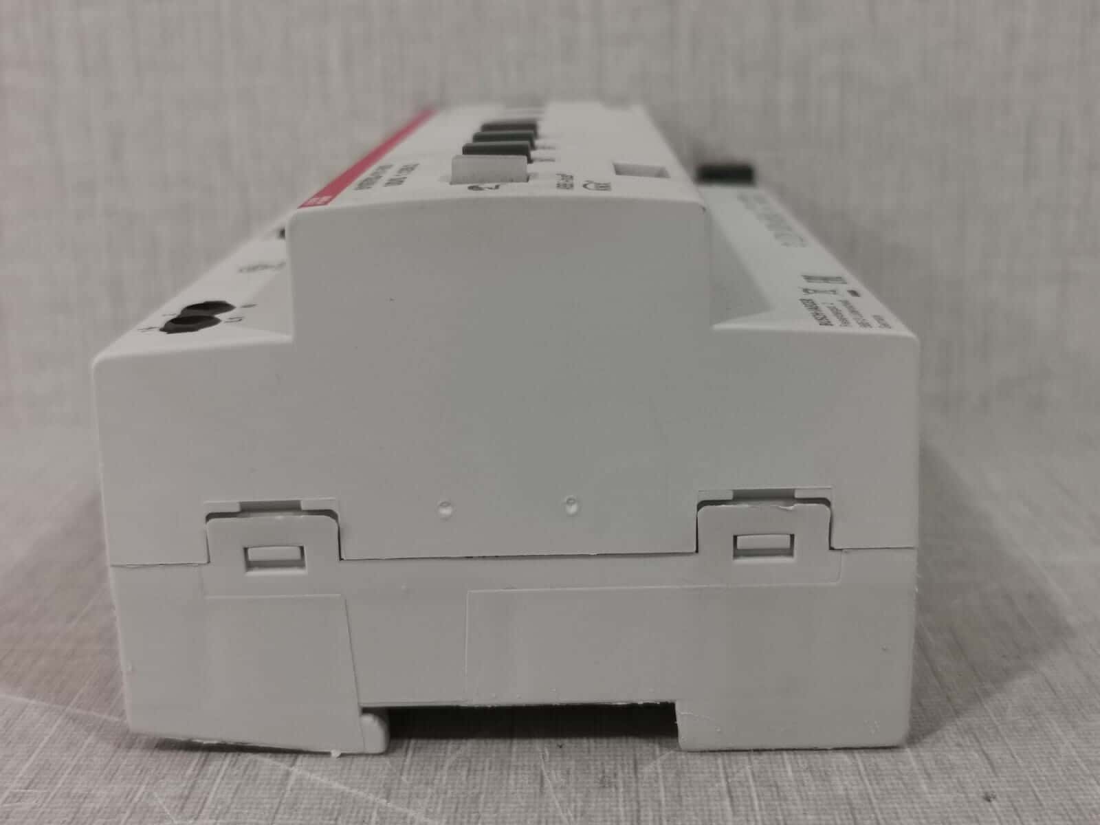 ABB 6197/52-101-500 UD/S 1.1260.2 ABB i-bus KNX 6197/52-101-500 UD/S 1.1260.2 Universal Dimmer Actuator-TESTED 5
