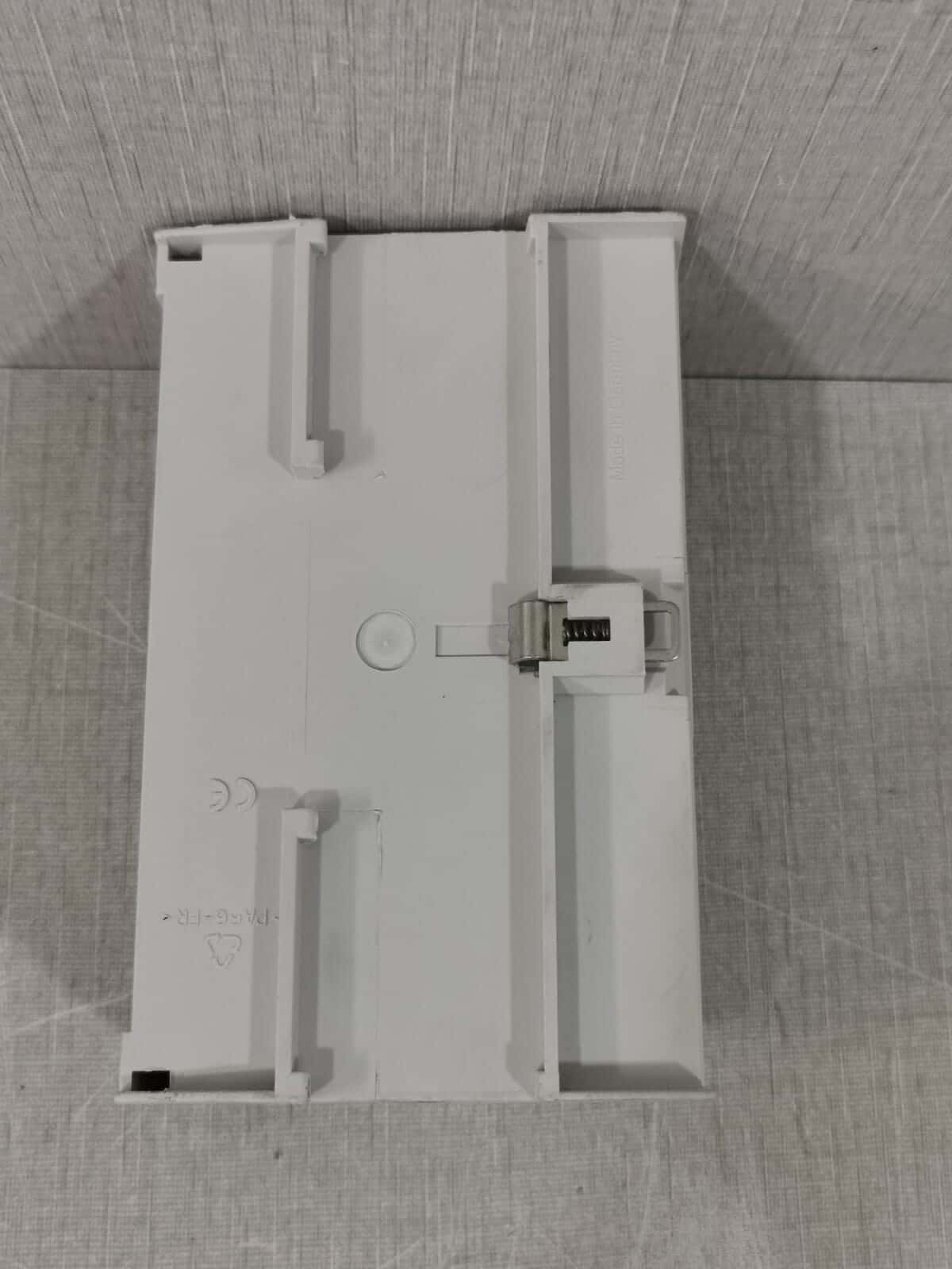 ABB 6197/52-101-500 UD/S 1.1260.2 ABB i-bus KNX 6197/52-101-500 UD/S 1.1260.2 Universal Dimmer Actuator-TESTED 6