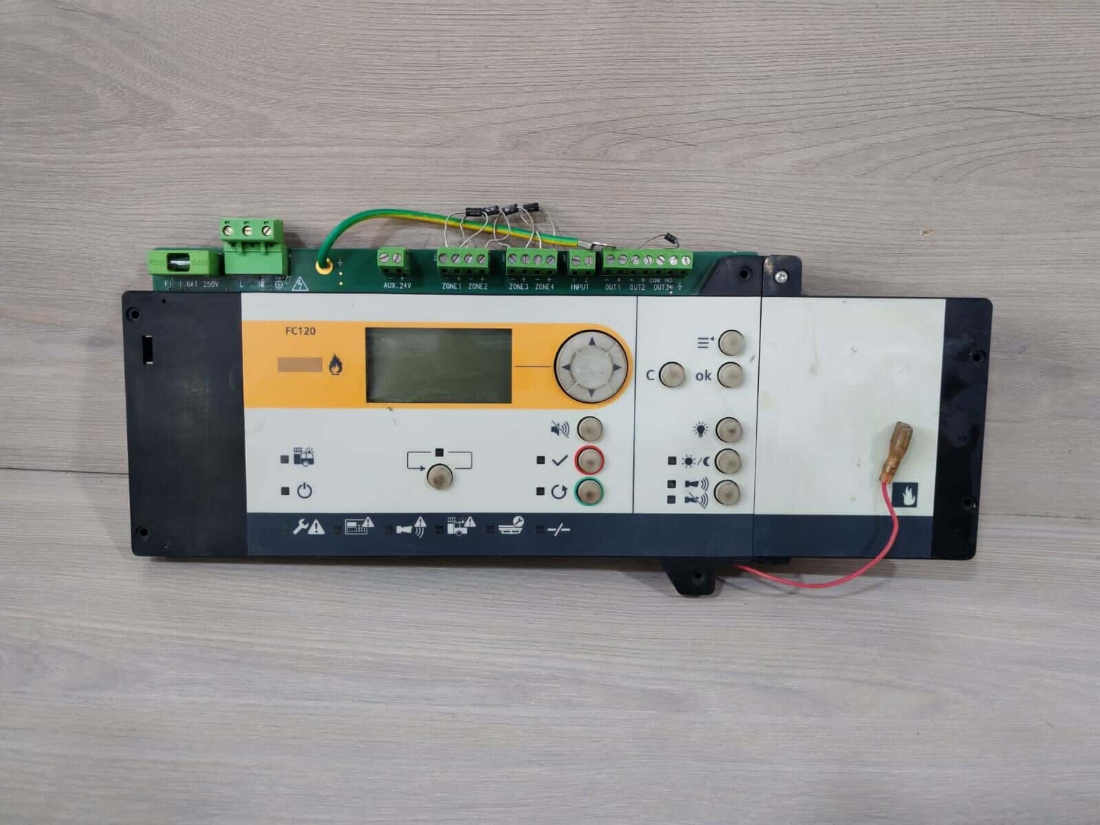 Siemens FC120 SIEMENS FC120 A5Q00051492-04 FIRE CONTROL PANEL 1