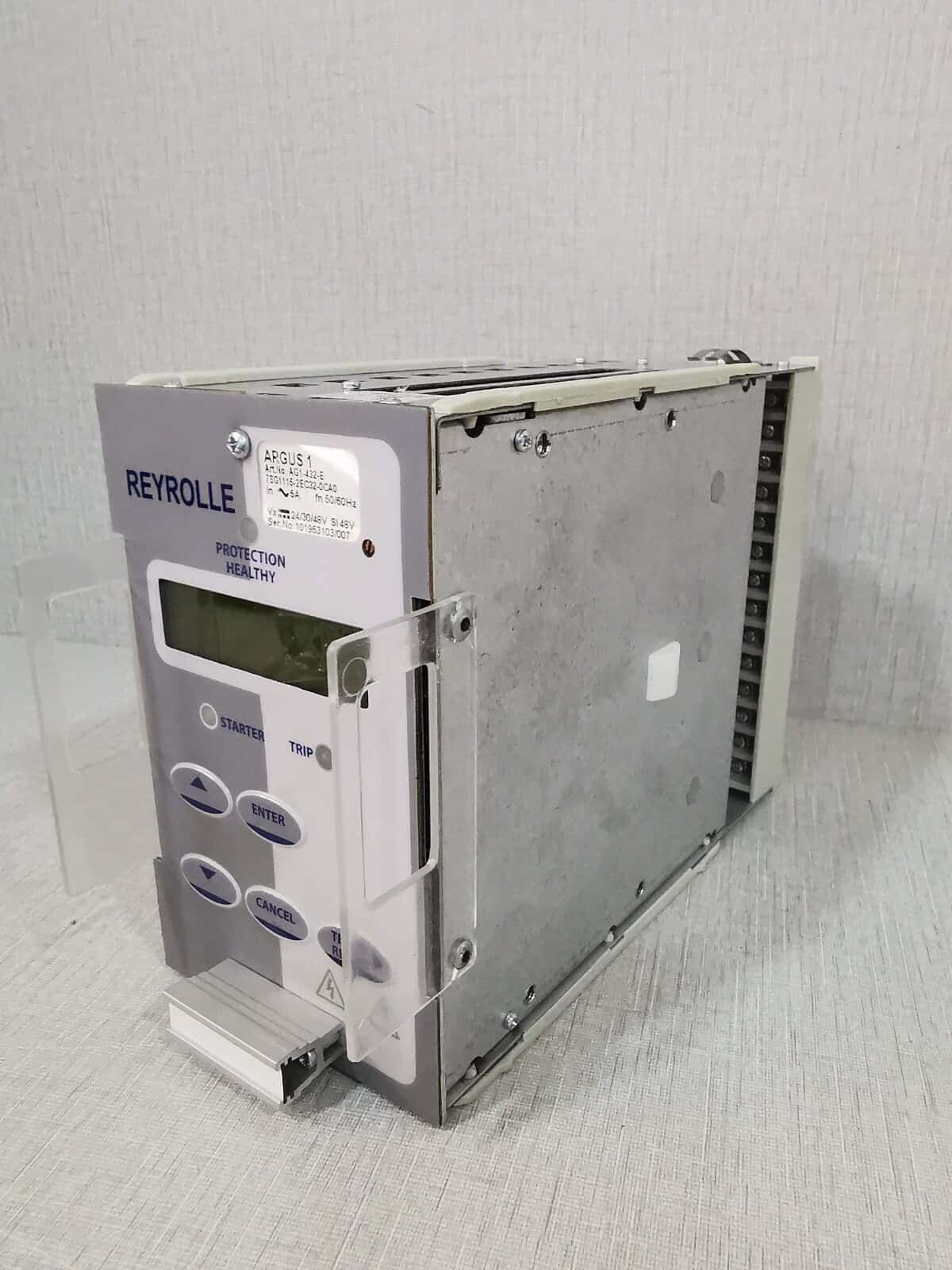 REYROLLE 7SG1115-2EC32-0CA0 REYROLLE ARGUS 1 PROTECTION HEALTHY 7SG1115-2EC32-0CA0 IN 5A FN 50/60Hz 5
