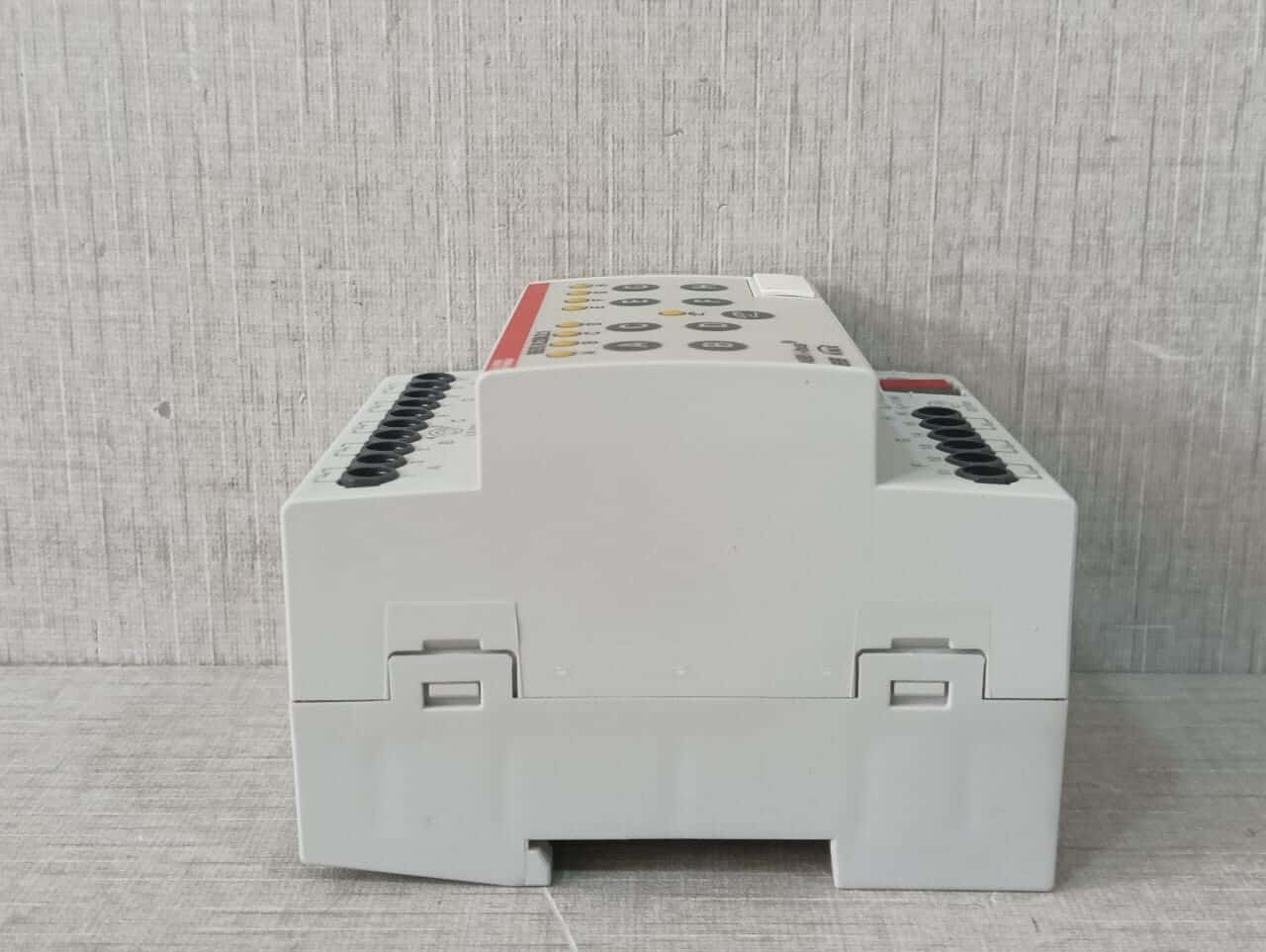 ABB 2CDG 110 093 R0011 ABB BE/S 8.230.2.1 Blind Actuator 2CDG110093R0011 5