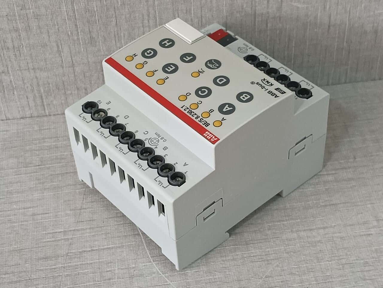 ABB 2CDG 110 093 R0011 ABB BE/S 8.230.2.1 Blind Actuator 2CDG110093R0011 8