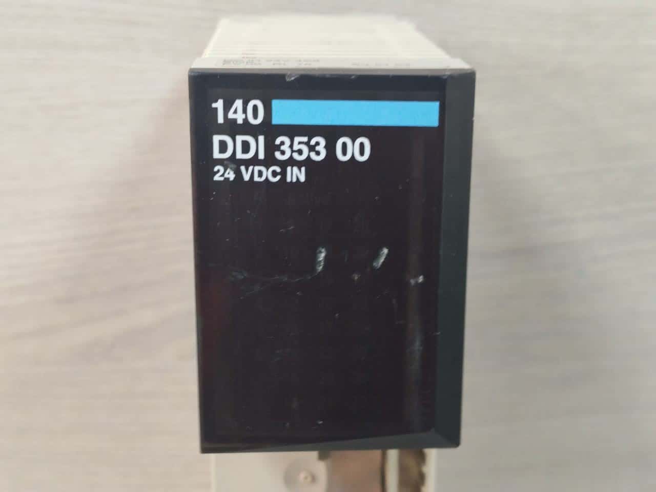 Schneider Electric DDI-353-00 Schneider Electric 140 DDI 353 00 TSX Modicon Quantum 24V - WITHOUT COVER 2