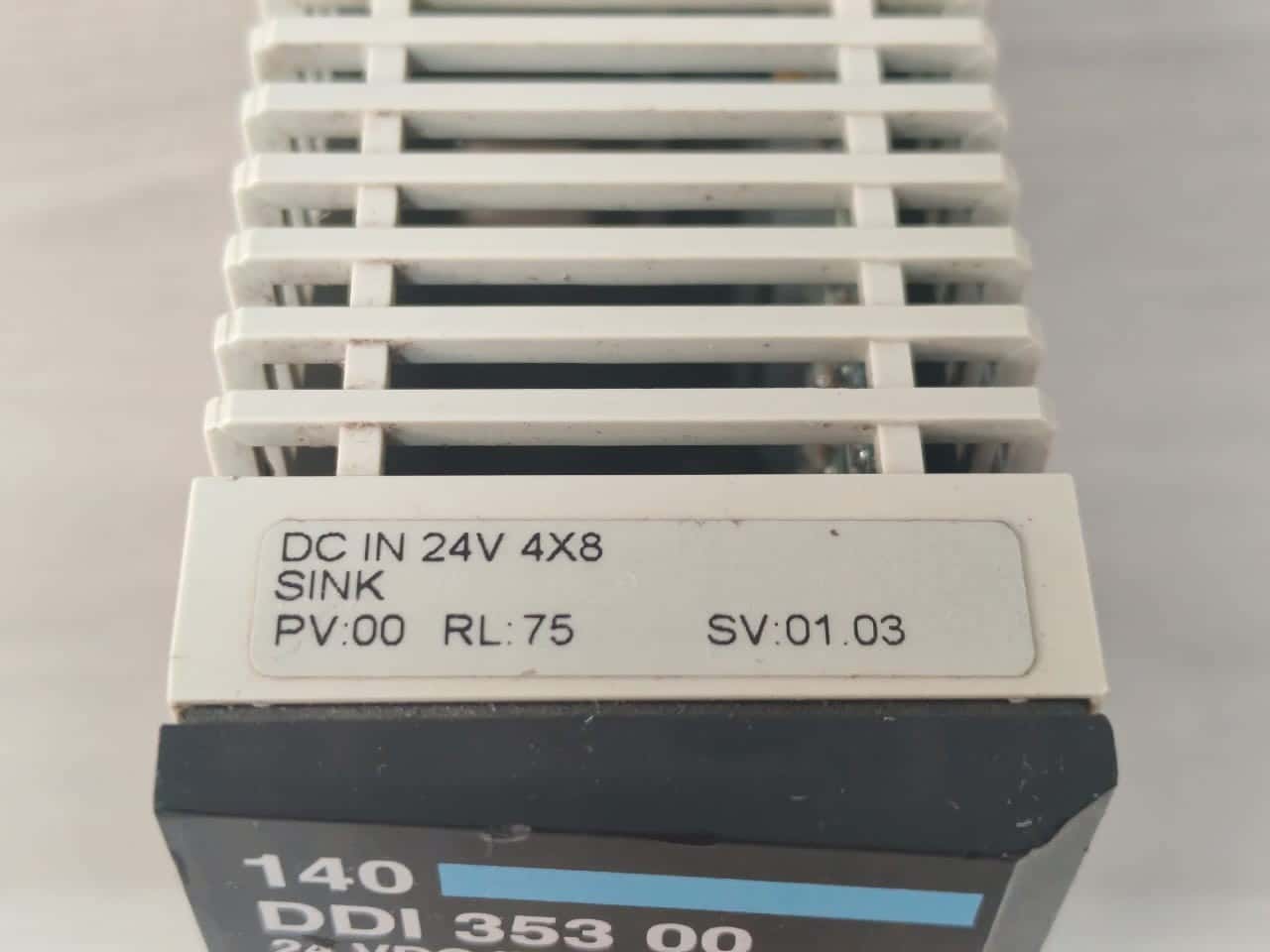 Schneider Electric DDI-353-00 Schneider Electric 140 DDI 353 00 TSX Modicon Quantum 24V - WITHOUT COVER 8