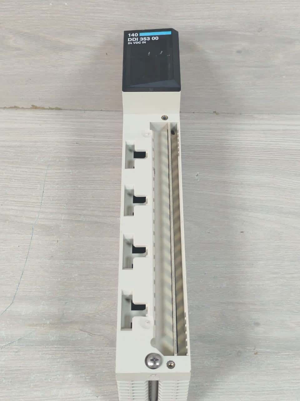 Schneider Electric DDI-353-00 Schneider Electric 140 DDI 353 00 TSX Modicon Quantum 24V - WITHOUT COVER 9
