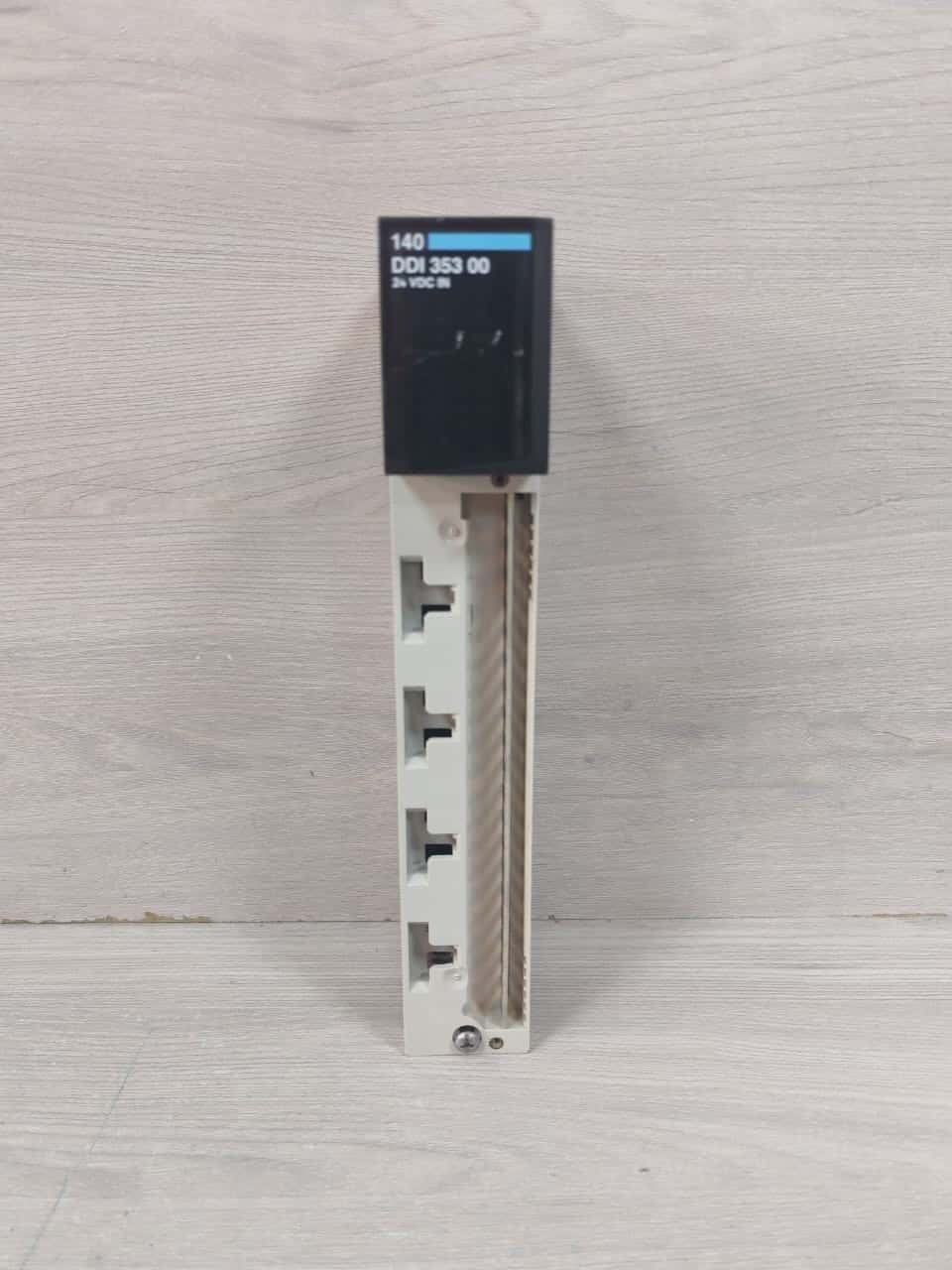 Schneider Electric DDI-353-00 Schneider Electric 140 DDI 353 00 TSX Modicon Quantum 24V - WITHOUT COVER 1
