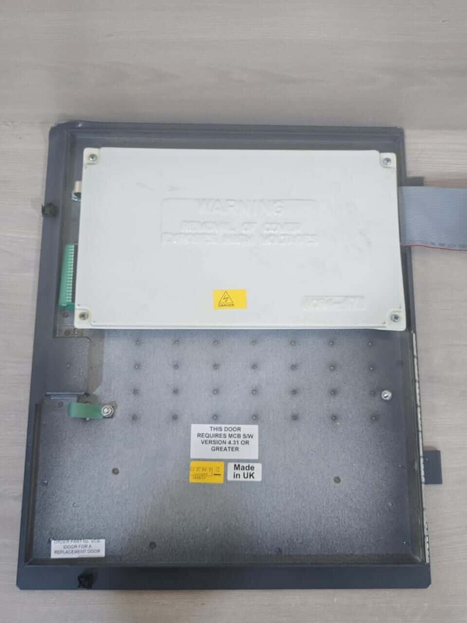 Gent by Honeywell VCS-IDOOR Gent by Honeywell Vigilon Compact VCS-IDOOR 4269-530-07 FOR A REPLACEMENT DOOR 2