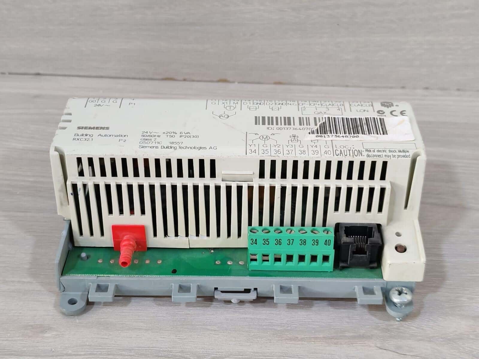Siemens RXC32.1 SIEMENS RXC32.1 ROOM CONTROLLER - WITH FRAME 4