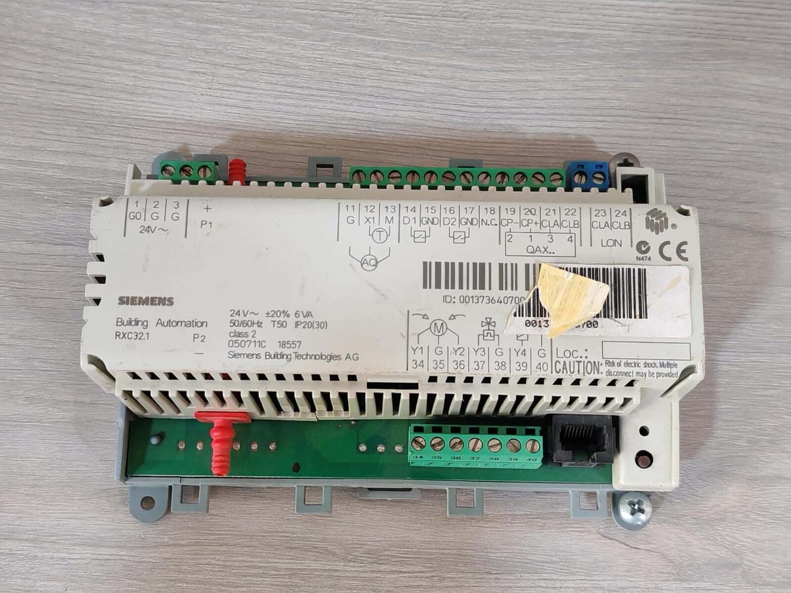 Siemens RXC32.1 SIEMENS RXC32.1 ROOM CONTROLLER - WITH FRAME 1
