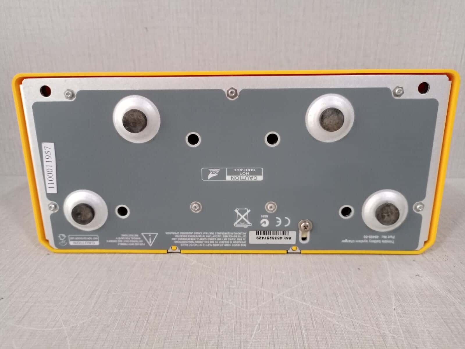 Trimble 58382001 / Multi Battery Adapter 50113-00 / Charger 49499-00 Trimble Power Kit 58382001 / Multi Battery Adapter 50113-00 / Charger 49499-00 6