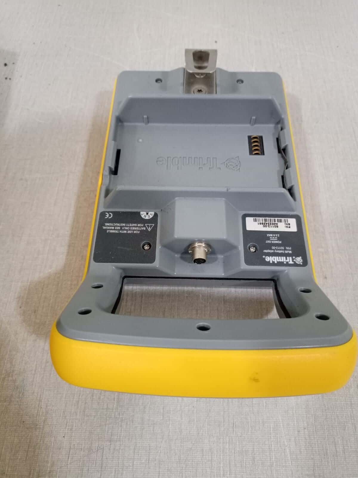 Trimble 58382001 / Multi Battery Adapter 50113-00 / Charger 49499-00 Trimble Power Kit 58382001 / Multi Battery Adapter 50113-00 / Charger 49499-00 8