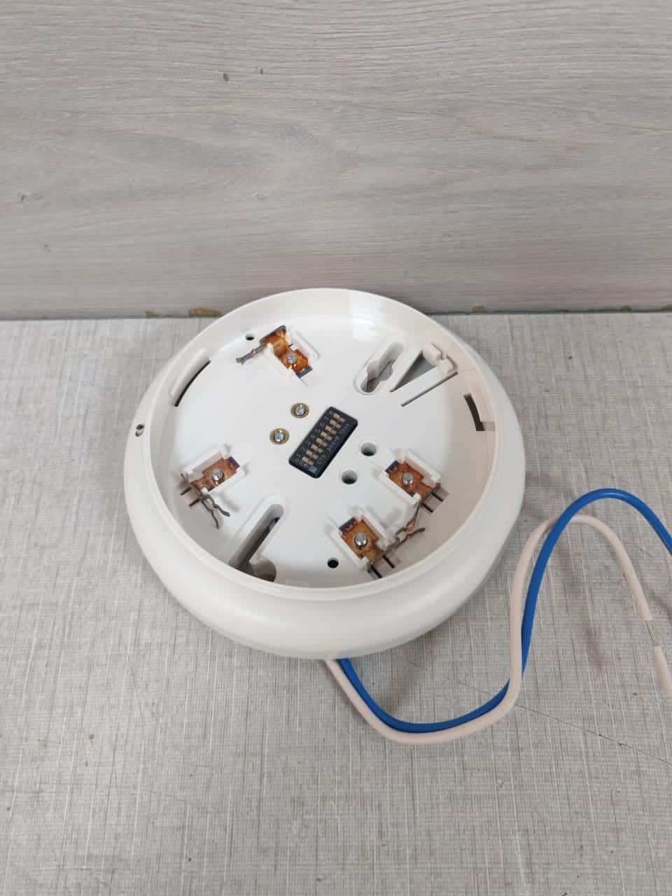 Simplex 4098-9789 SIMPLEX 4098-9789 LIFE ALARM SENS BASE W/ LED OUT 0677110CN 5