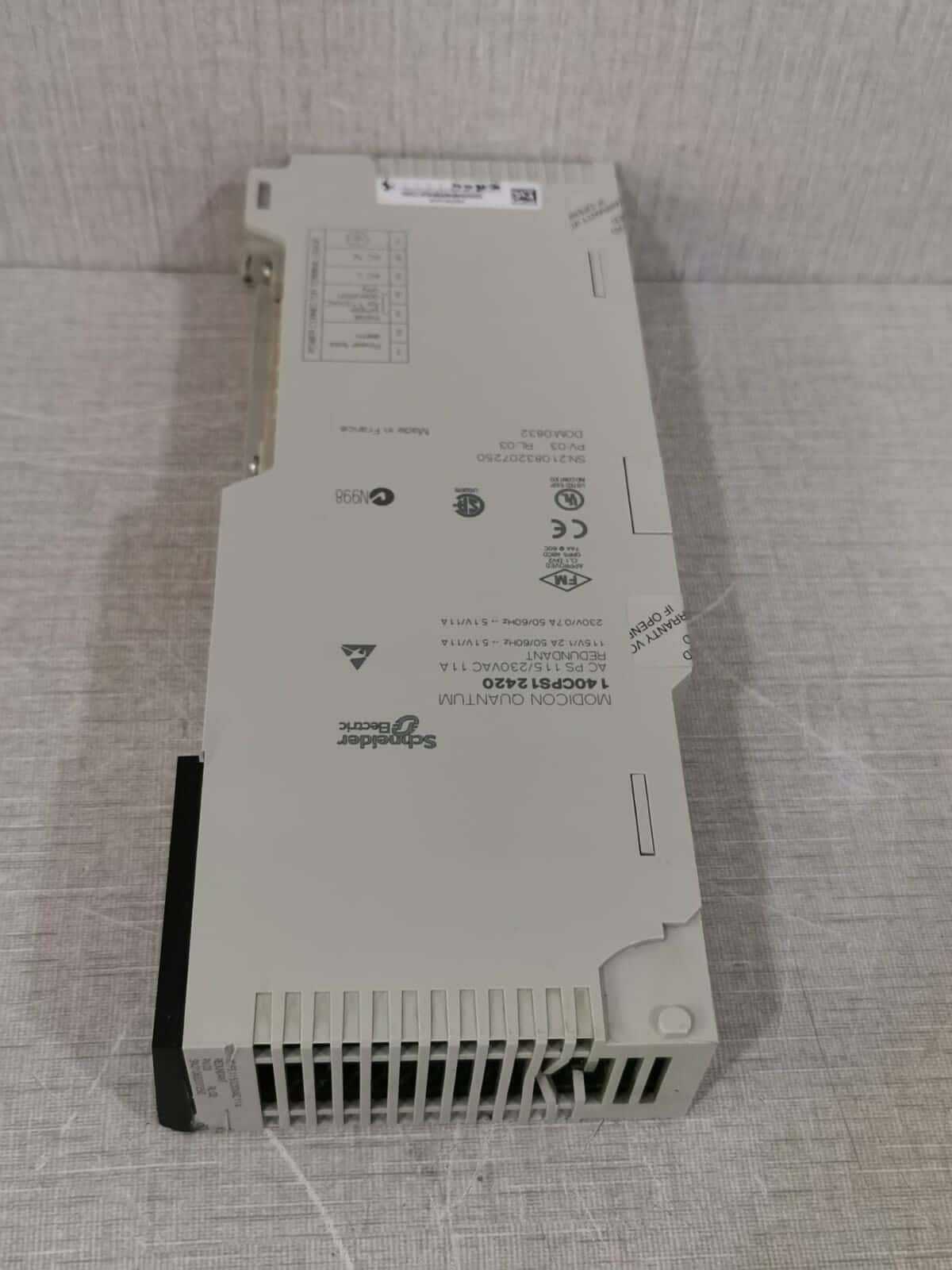 Schneider Electric 140CPS12420 Schneider Electric 140CPS12420 Modicon Quantum AC Power Supply 115/230VAC 11A 9