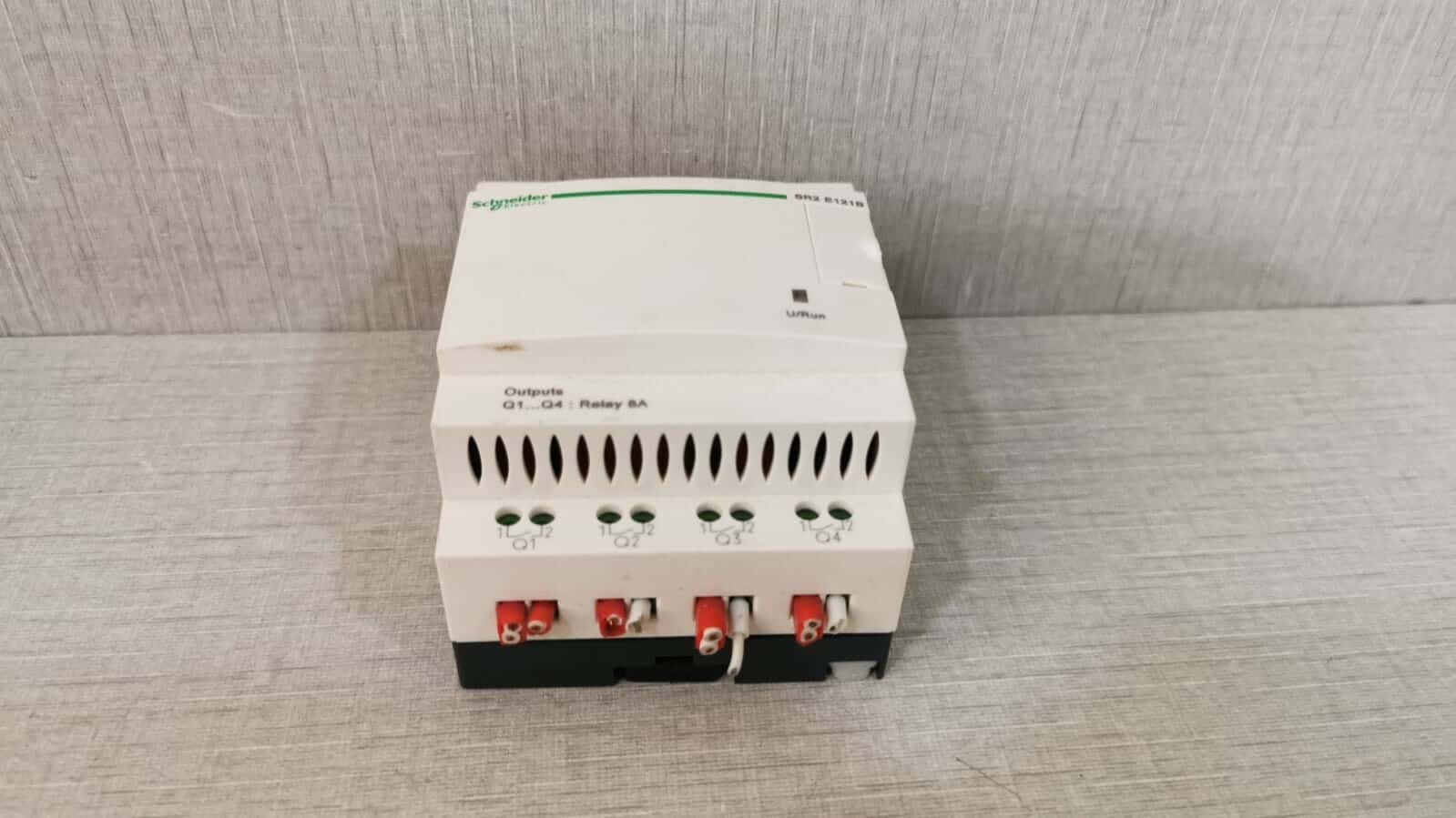 Schneider Electric 88960024 Schneider Electric Zelio SR2 E121B Smart Relay 88960024 4