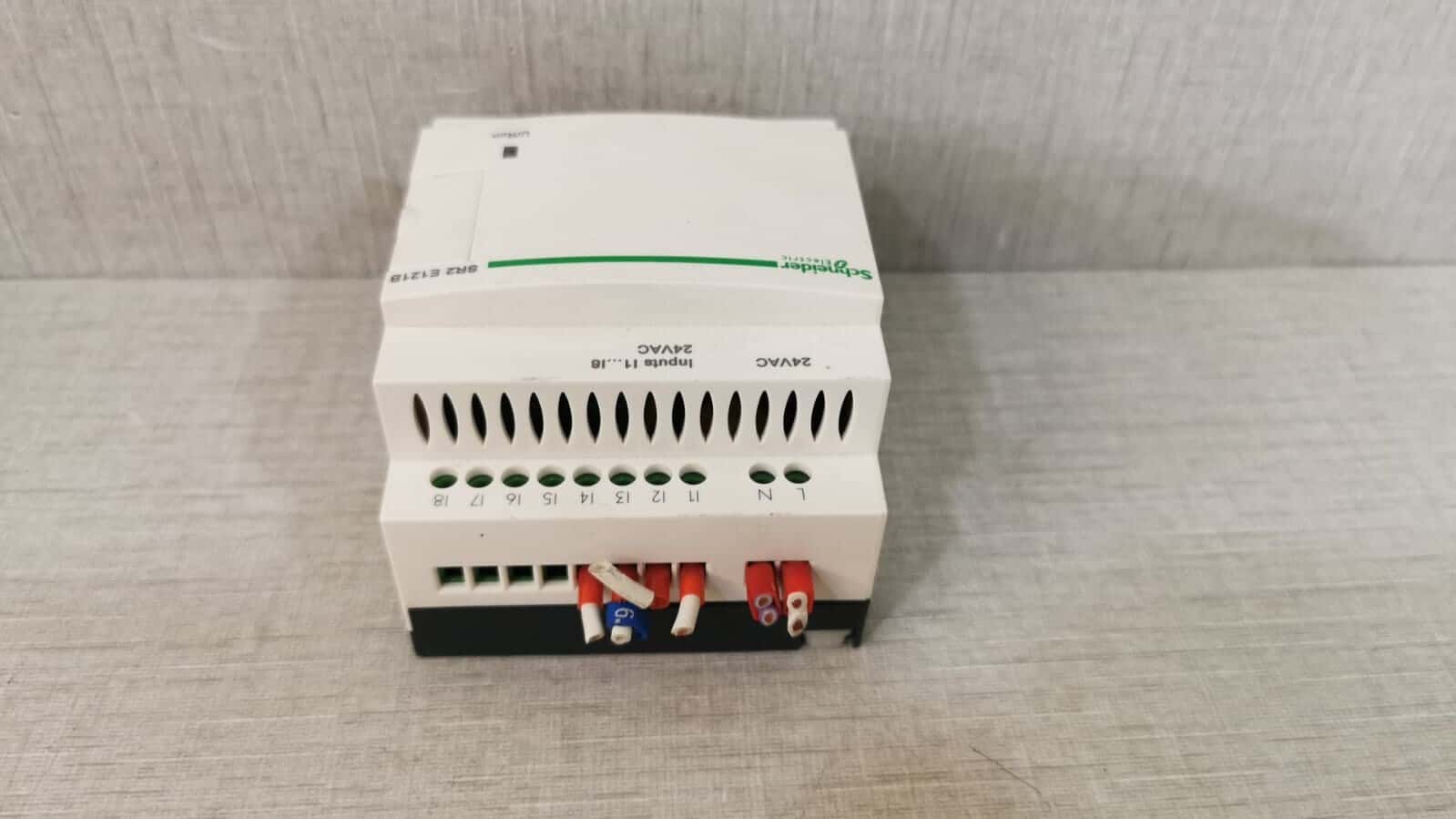 Schneider Electric 88960024 Schneider Electric Zelio SR2 E121B Smart Relay 88960024 5