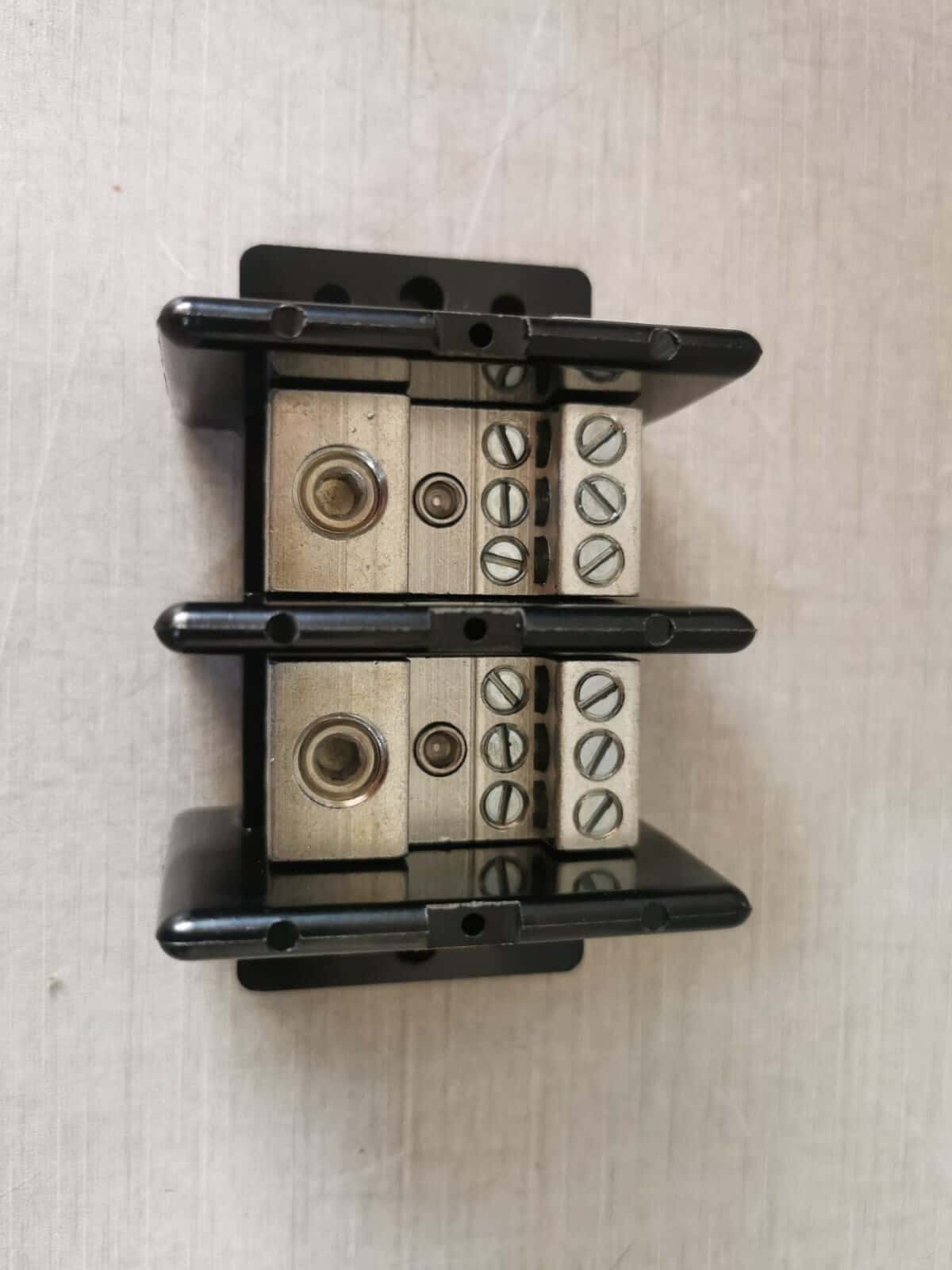 BUSS 742-843 BUSS 4100-5128 / 742-843 BATTERY DIST.TERMINAL MODULE SUB-ASSEMBLY 2