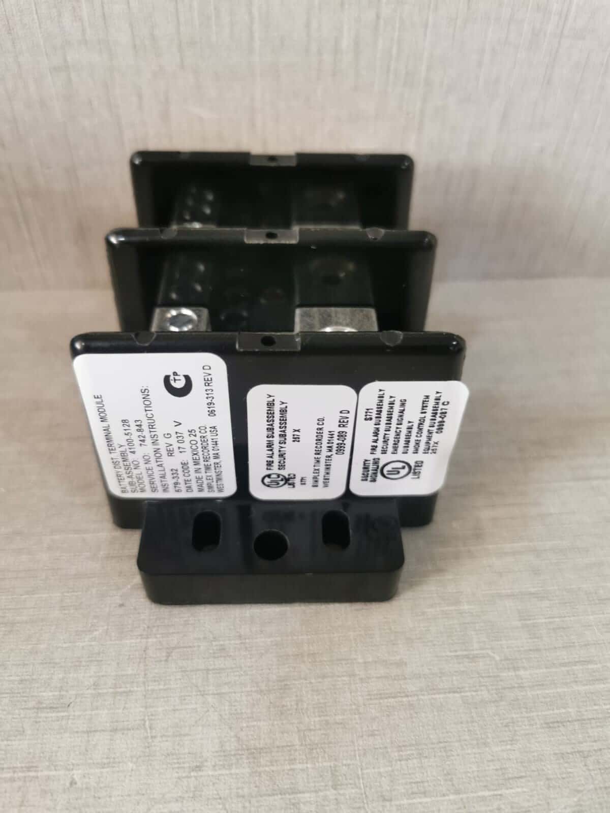 BUSS 742-843 BUSS 4100-5128 / 742-843 BATTERY DIST.TERMINAL MODULE SUB-ASSEMBLY 4