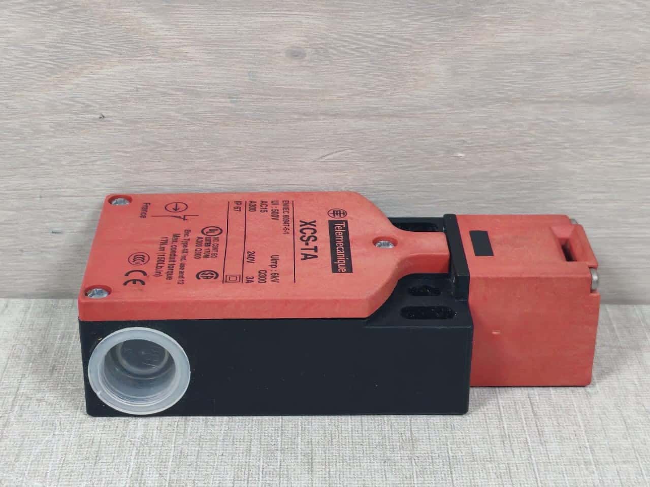 Schneider Electric TA591 Telemecanique XCS-TA591 SAFETY INTERLOCK SWITCH 3
