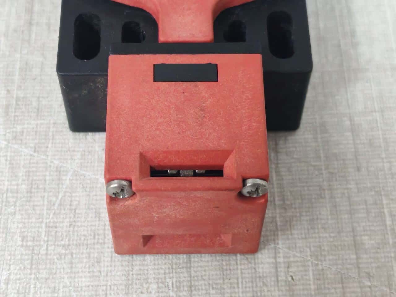 Schneider Electric TA591 Telemecanique XCS-TA591 SAFETY INTERLOCK SWITCH 5