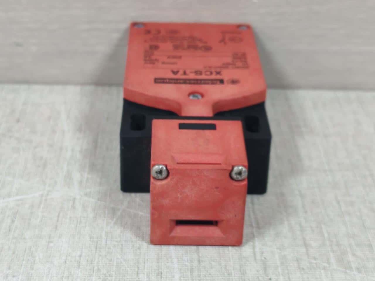 Schneider Electric TA591 Telemecanique XCS-TA591 SAFETY INTERLOCK SWITCH 6