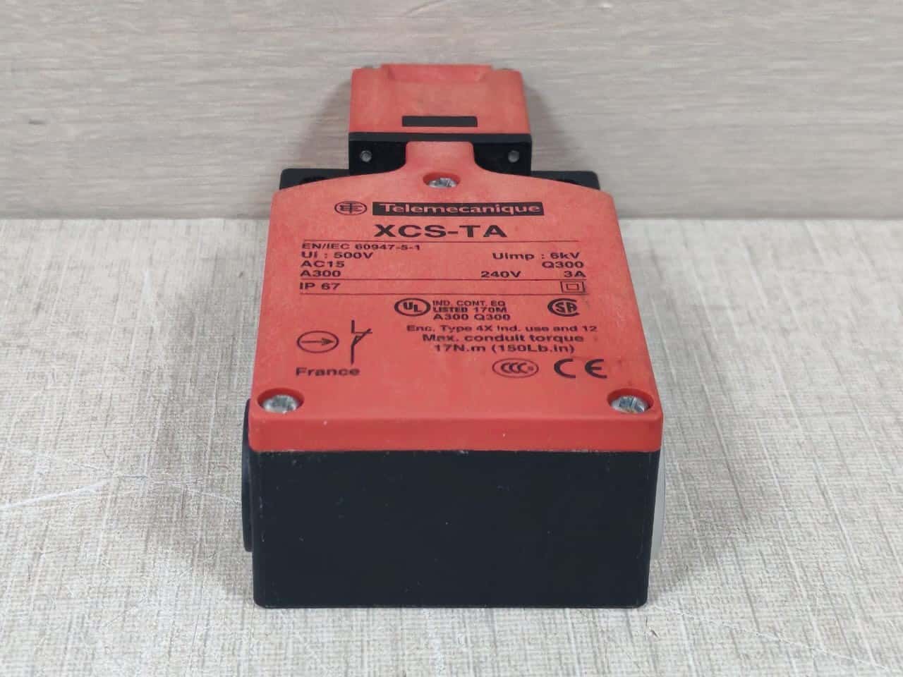 Schneider Electric TA591 Telemecanique XCS-TA591 SAFETY INTERLOCK SWITCH 7