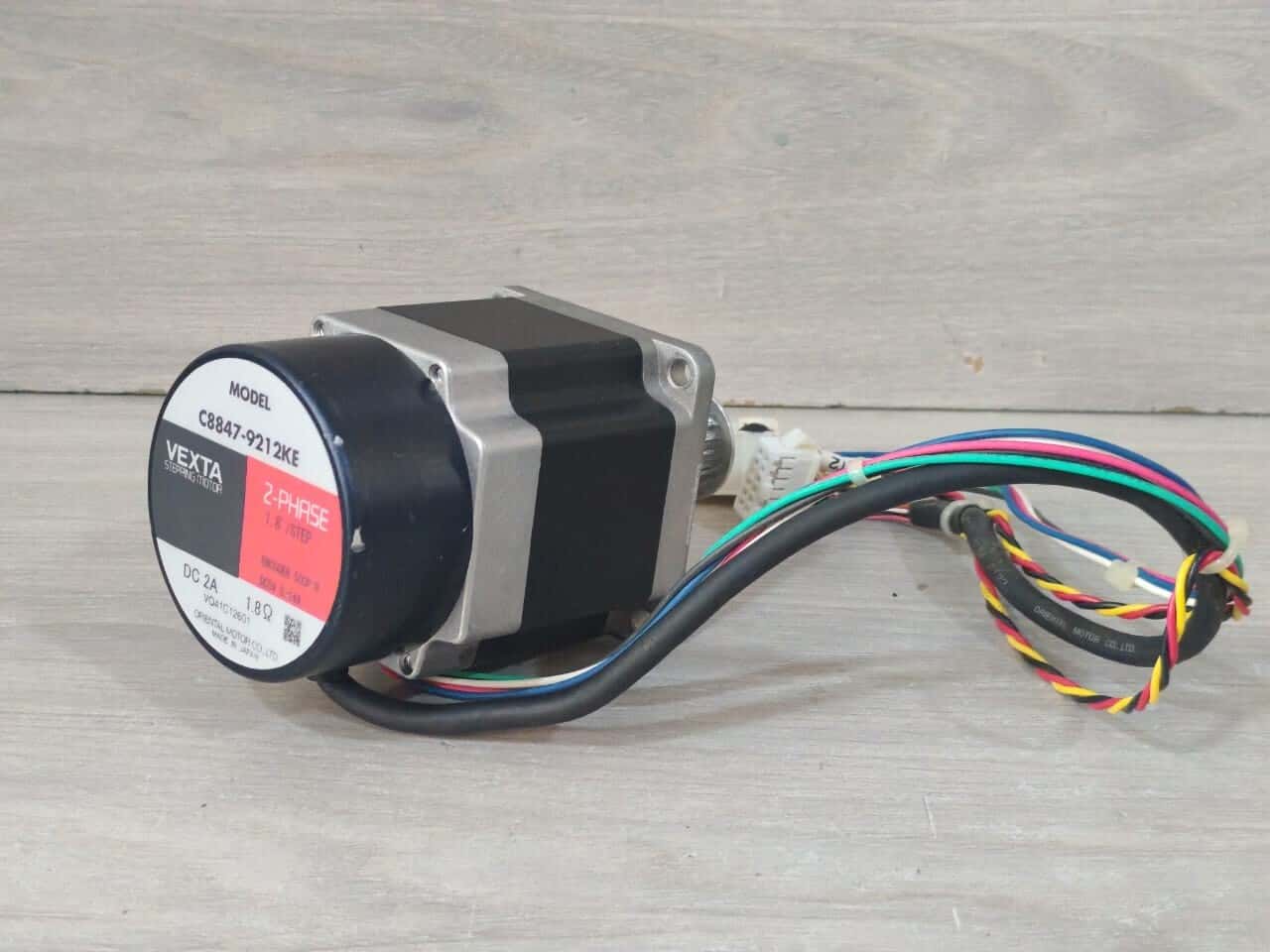 VEXTA ORIENTAL C8847-9219KE VEXTA ORIENTAL C8847-9219KE 2-PHASE STEPPING MOTOR 1.8/STEP DC2A 4