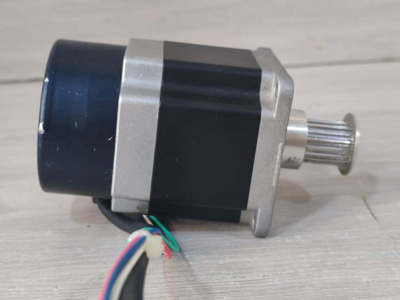 VEXTA ORIENTAL C8847-9219KE VEXTA ORIENTAL C8847-9219KE 2-PHASE STEPPING MOTOR 1.8/STEP DC2A 5