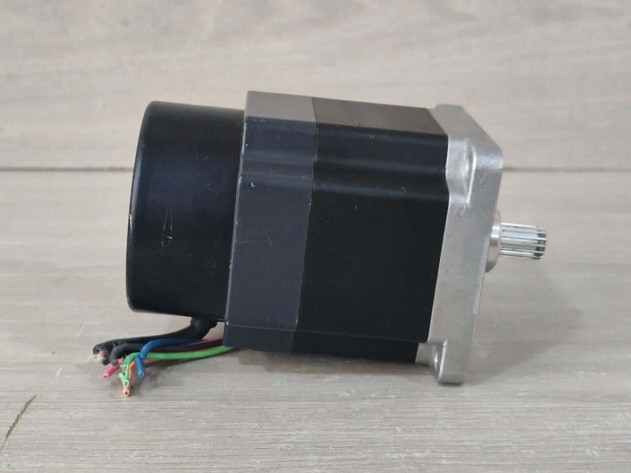 VEXTA ORIENTAL A6535-9215KE VEXTA ORIENTAL A6535-9215KE 5-PHASE 0.72/STEP ENCODER STEPPING MOTOR DC 2.9A 5