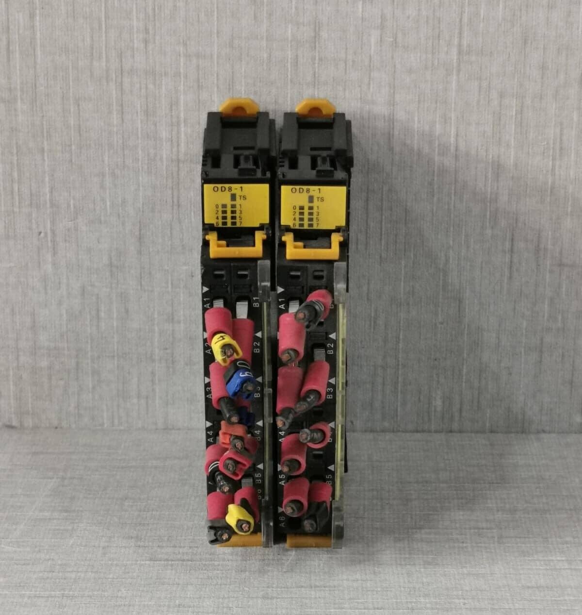 per -Omron PLC module GRT1-OD8-1 Digital Output Unit 24VDC .0.5