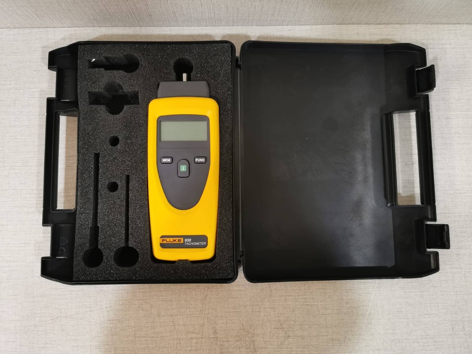 FLUKE 930 Tachometer WITHOUT BATTERY