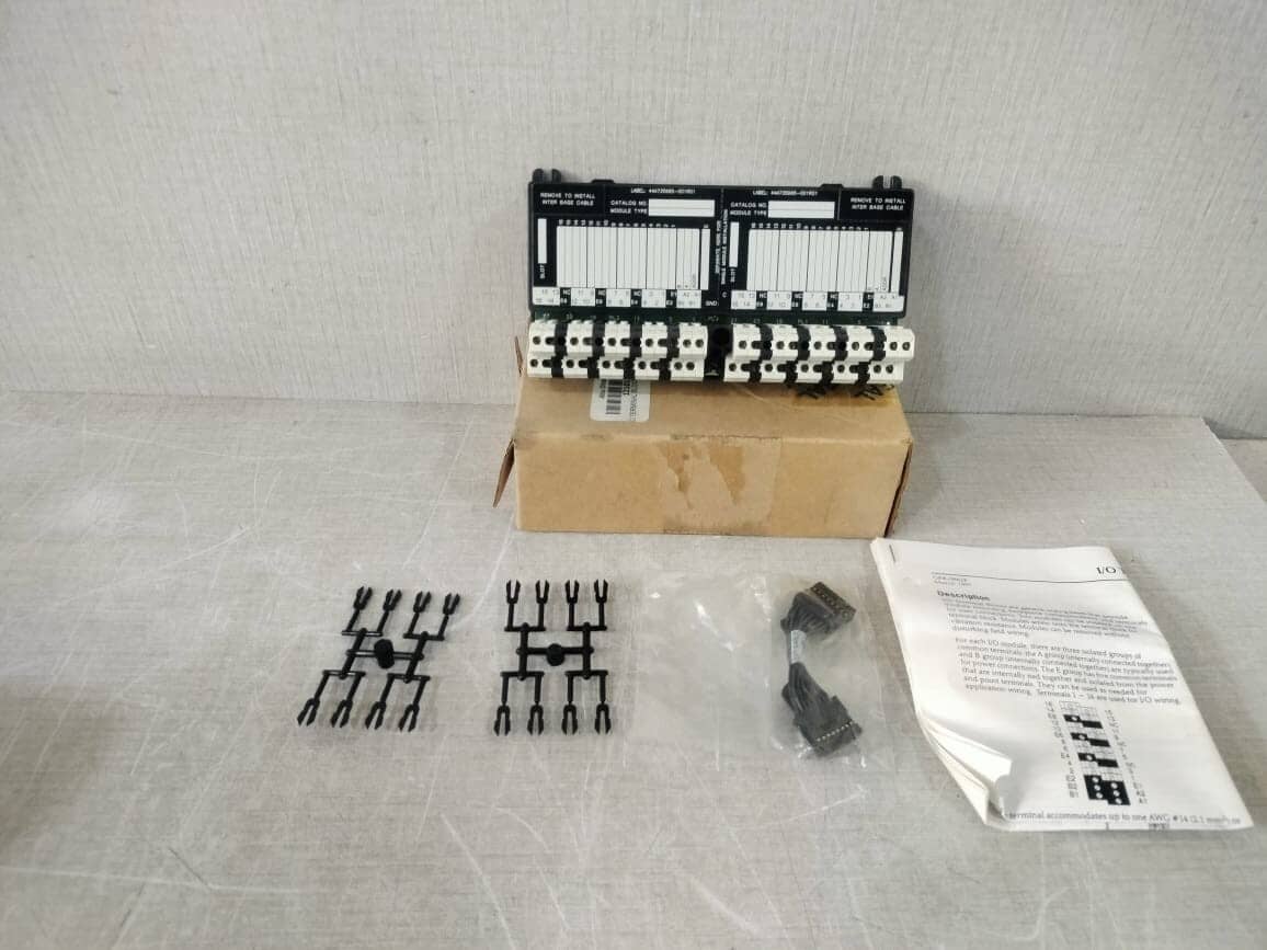 GE FANUC IC670CHS002E I/O BASE 2 TIER BOX TERMINAL
