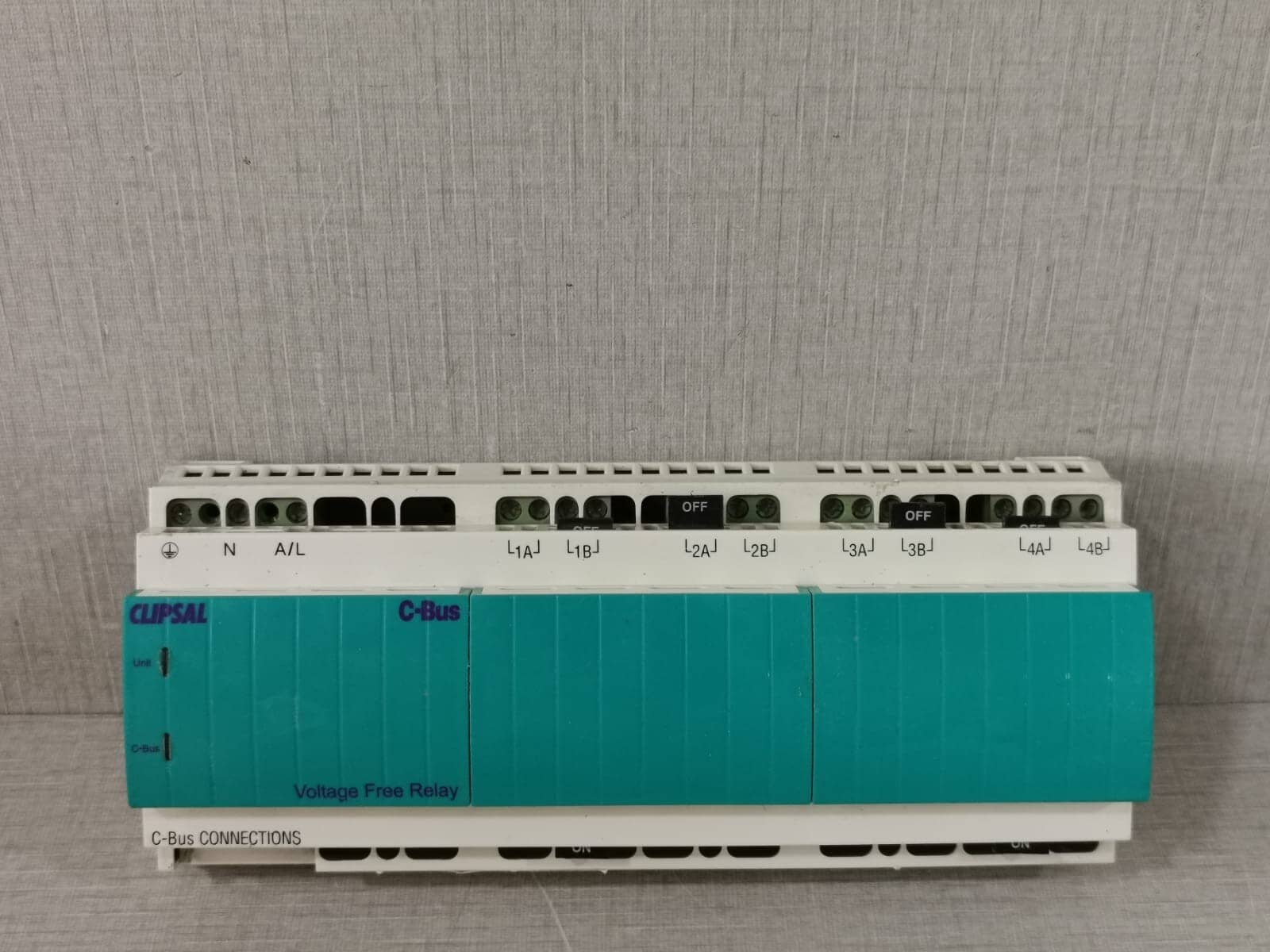 Clipsal 5504RV20P C-Bus 220-240V 4-Channel Voltage Free Relay (MFG 2006)