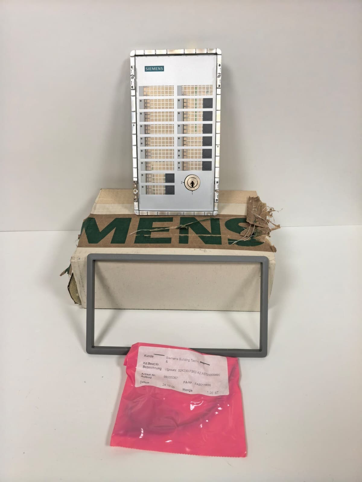 Siemens S24230-F362-A2-05-ES04 SIEMENS S24230-F362-A2-05-ES04 X100 BEDIENFELD M OPERATOR PANEL