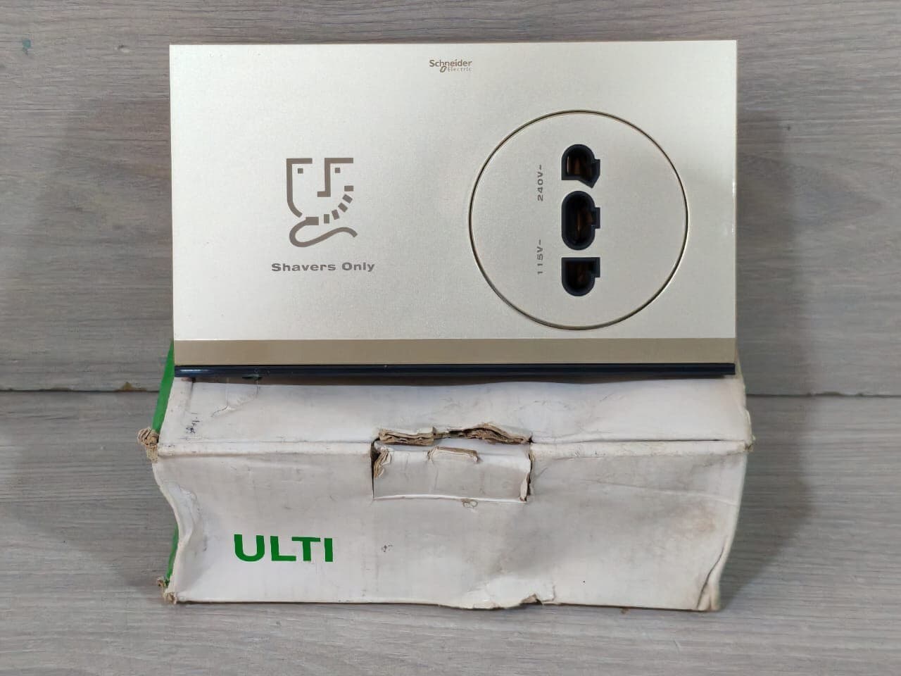 Schneider US727H XCG ULTI Shaver Socket Champagne Gold 110-240 VAC