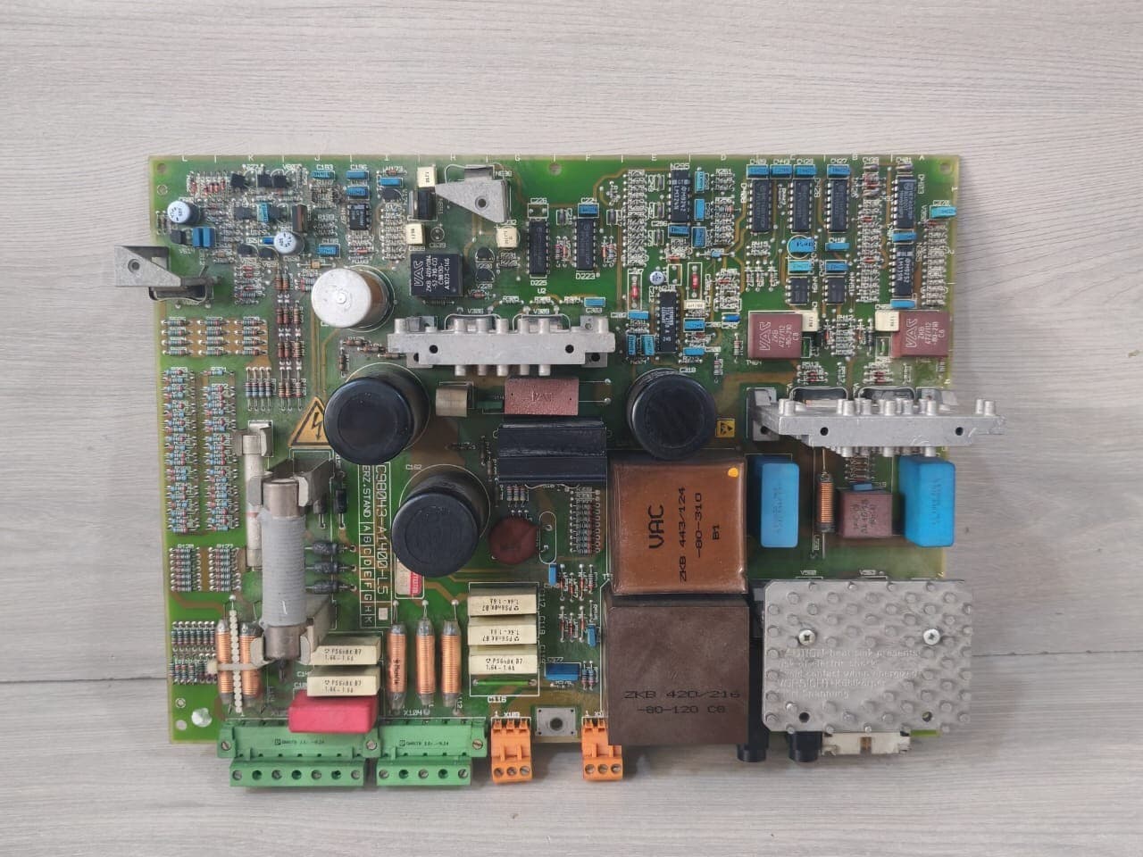 SIEMENS C98043-A1400-L5 EXPANSION MODULE-WITH BROKEN TERMINAL CONNECTOR