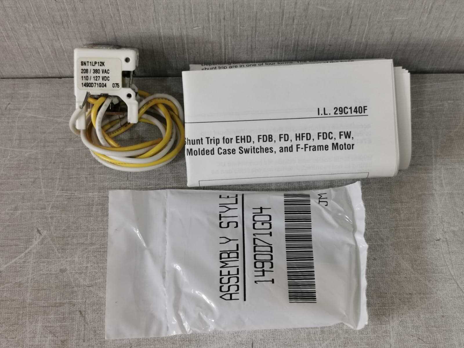 Eaton 1490D71G04 EATON SNT1LP12K SHUNT TRIP FOR CUTLER-HAMMER SER.C TYPE F-BREAKER 1490D71G04