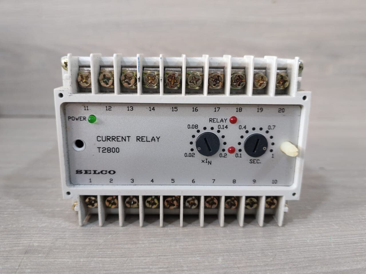 SELCO T2800-05 /T2800-05-00 OVERCURRENT RELAY 480VAC 415VAC