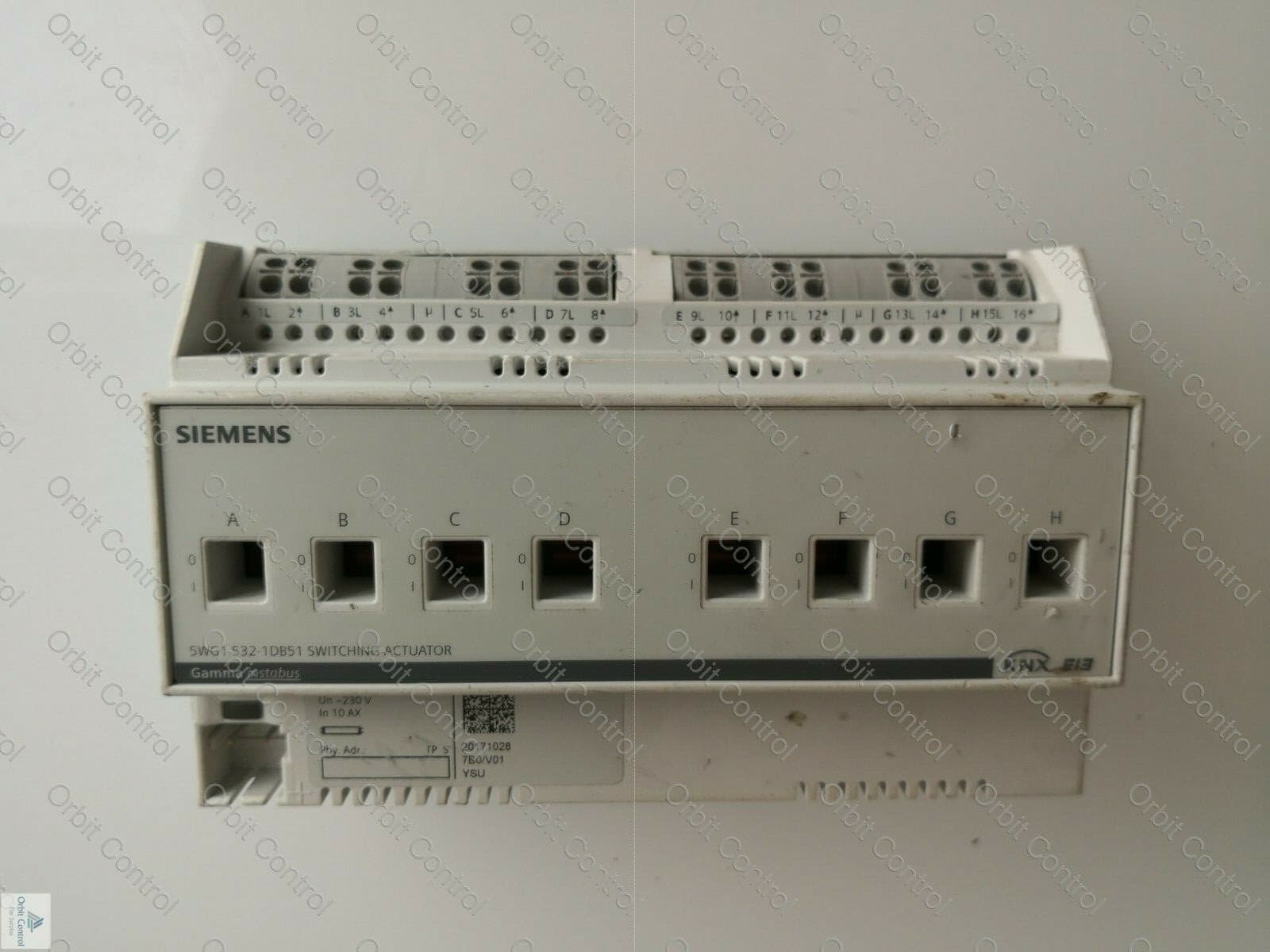 Siemens 5WG1 532-1DB51 SIEMENS SWITCHING ACTUATOR 5WG1 532-1DB51