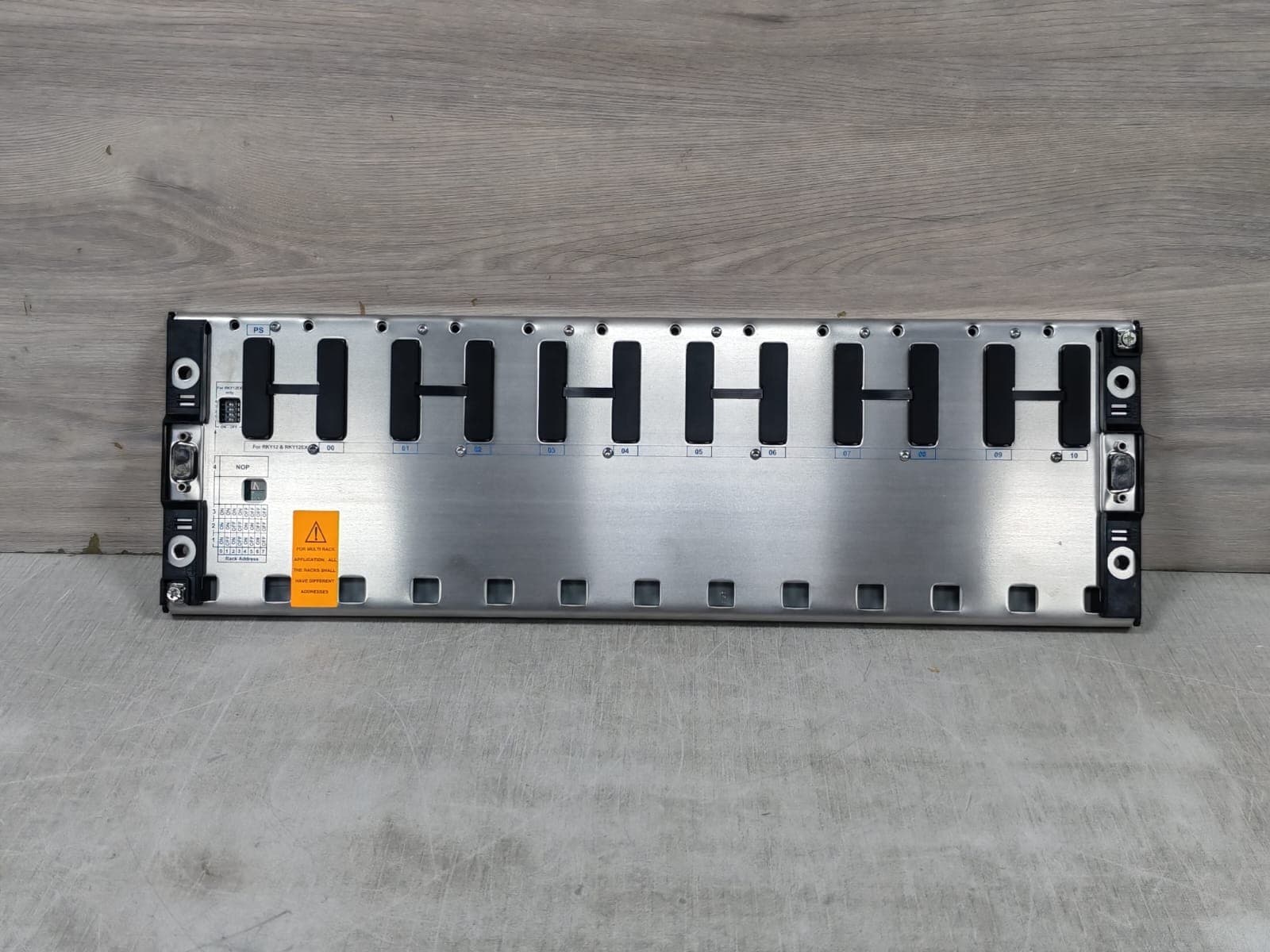 Schneider Electric TSXRKY12EX SCHNEIDER ELECTRIC TSXRKY12EX 12 SLOT EXTENSION RACK