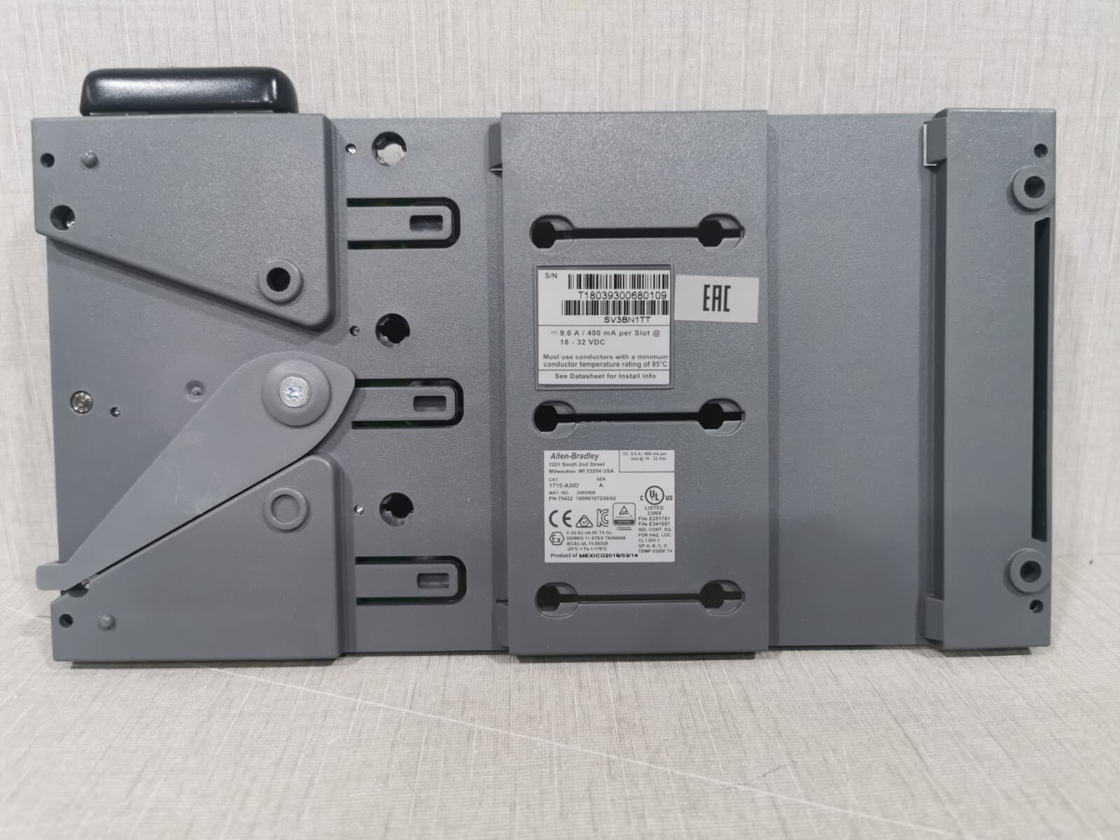 Allen-Bradley 1715-A3IO Allen-Bradley 1715-A3IO Redudant Input/Output Base Unit