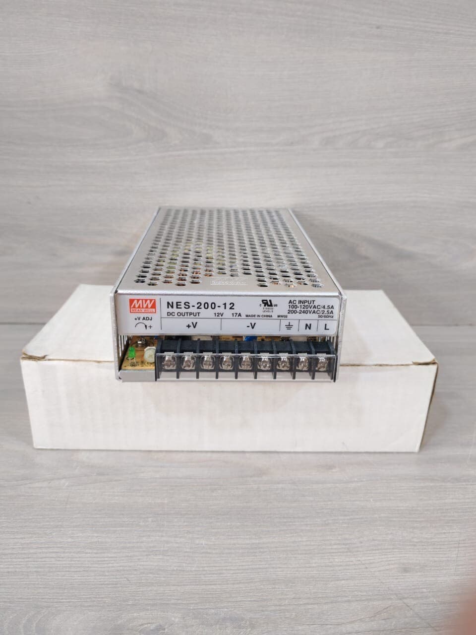 MEAN WELL NES-200-12 12V 17A 100-120VAC/4.5A POWER SUPPLY