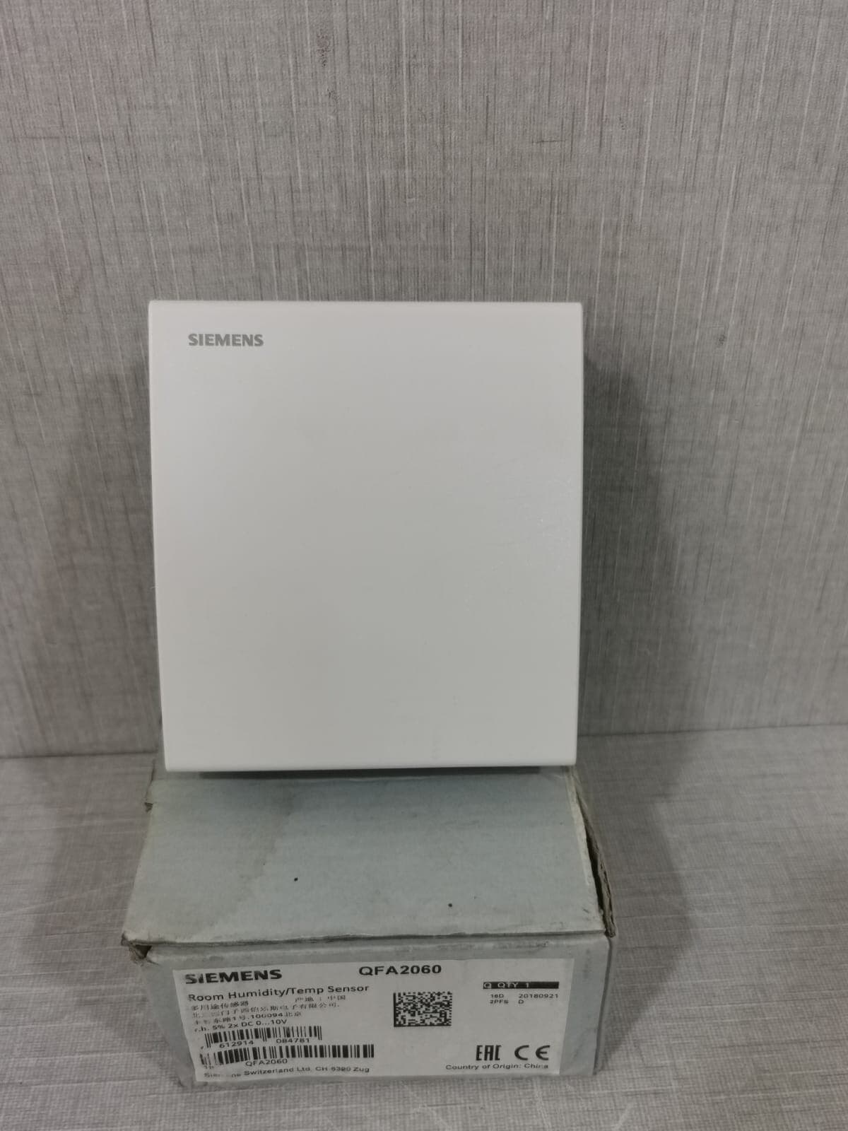SIEMENS QFA2060 ROOM HUMIDITY/TEMPERATURE SENSOR