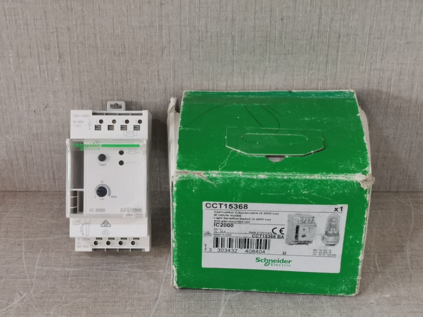 Schneider Electric IC2000 SCHNEIDER ELECTRIC CCT15368 ACTI9 IC2000 TWILIGHT SWITCH