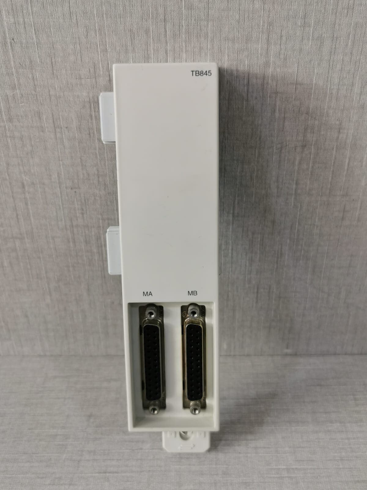 ABB 3BSE021437R1 Dual ModuleBus Outlet BASE PLATE for TB845