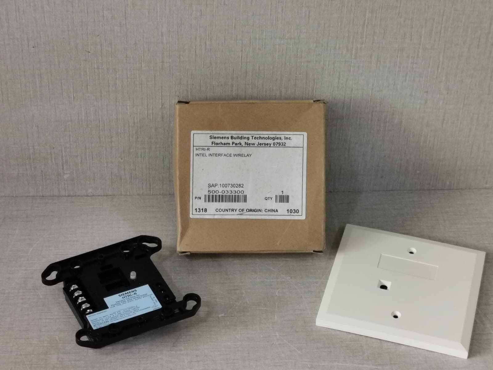 SIEMENS HTRI-R 500-033300 INTEL INTERFACE MODULE WITH RELAY